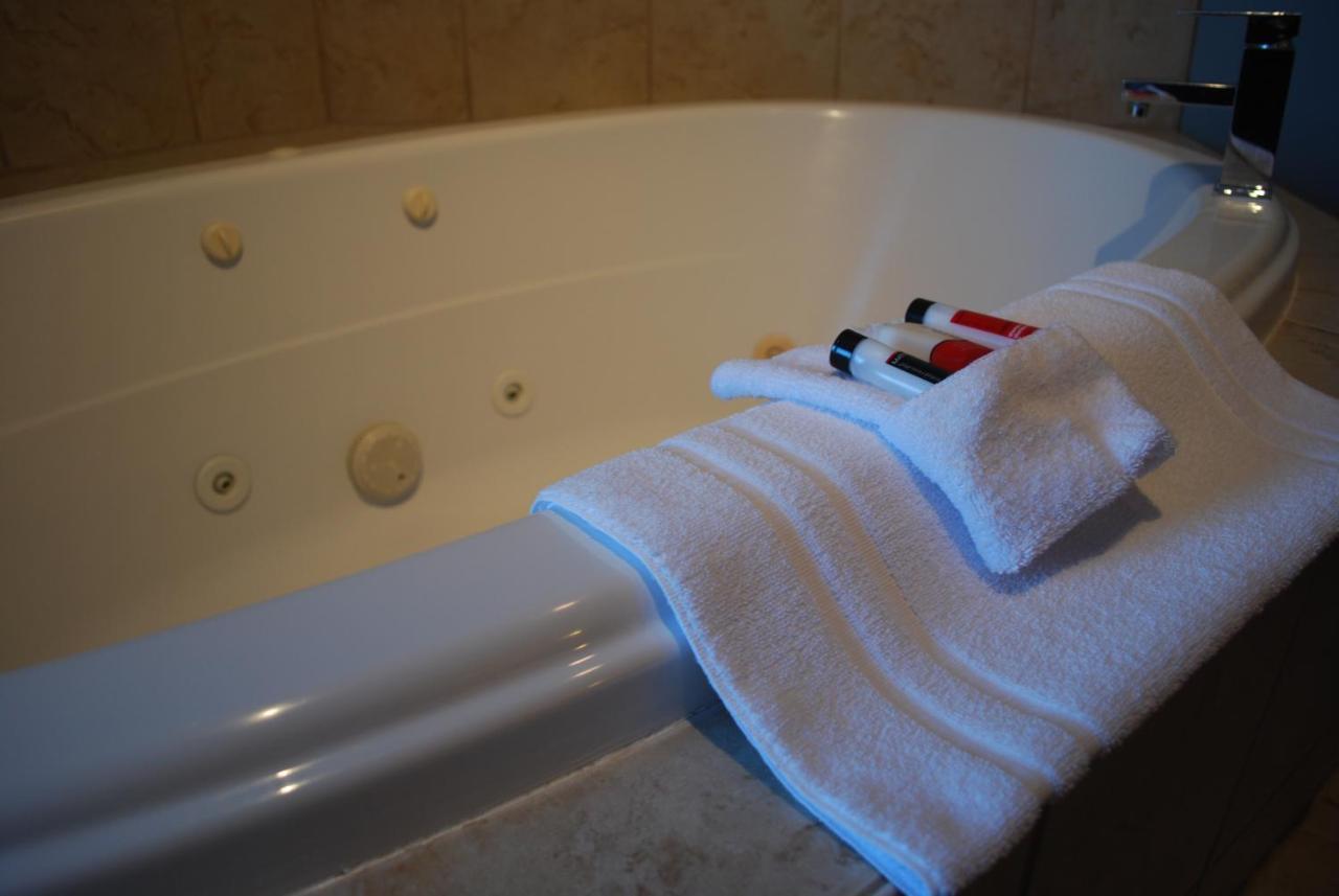 Super 8 By Wyndham Edmonton South Ξενοδοχείο Εξωτερικό φωτογραφία