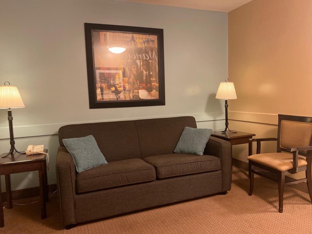 Super 8 By Wyndham Edmonton South Ξενοδοχείο Εξωτερικό φωτογραφία