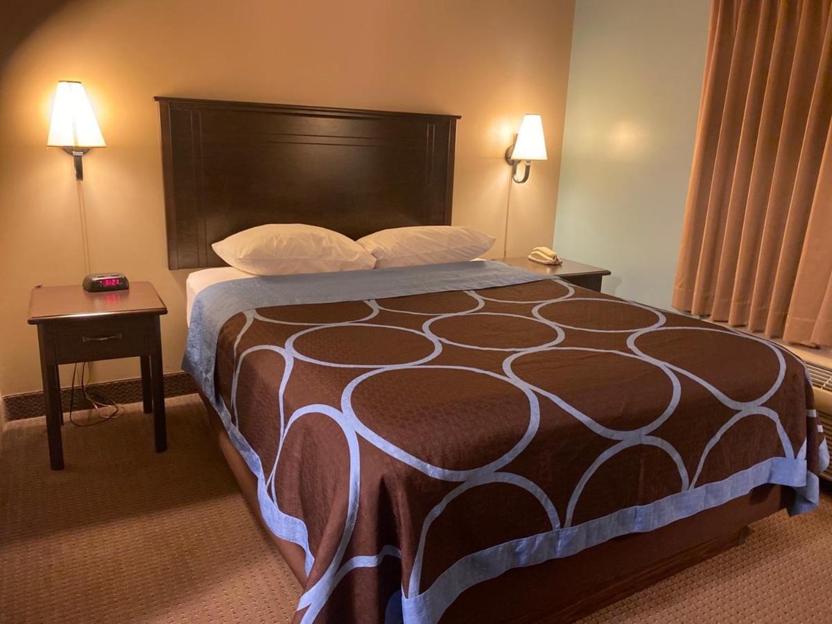 Super 8 By Wyndham Edmonton South Ξενοδοχείο Εξωτερικό φωτογραφία