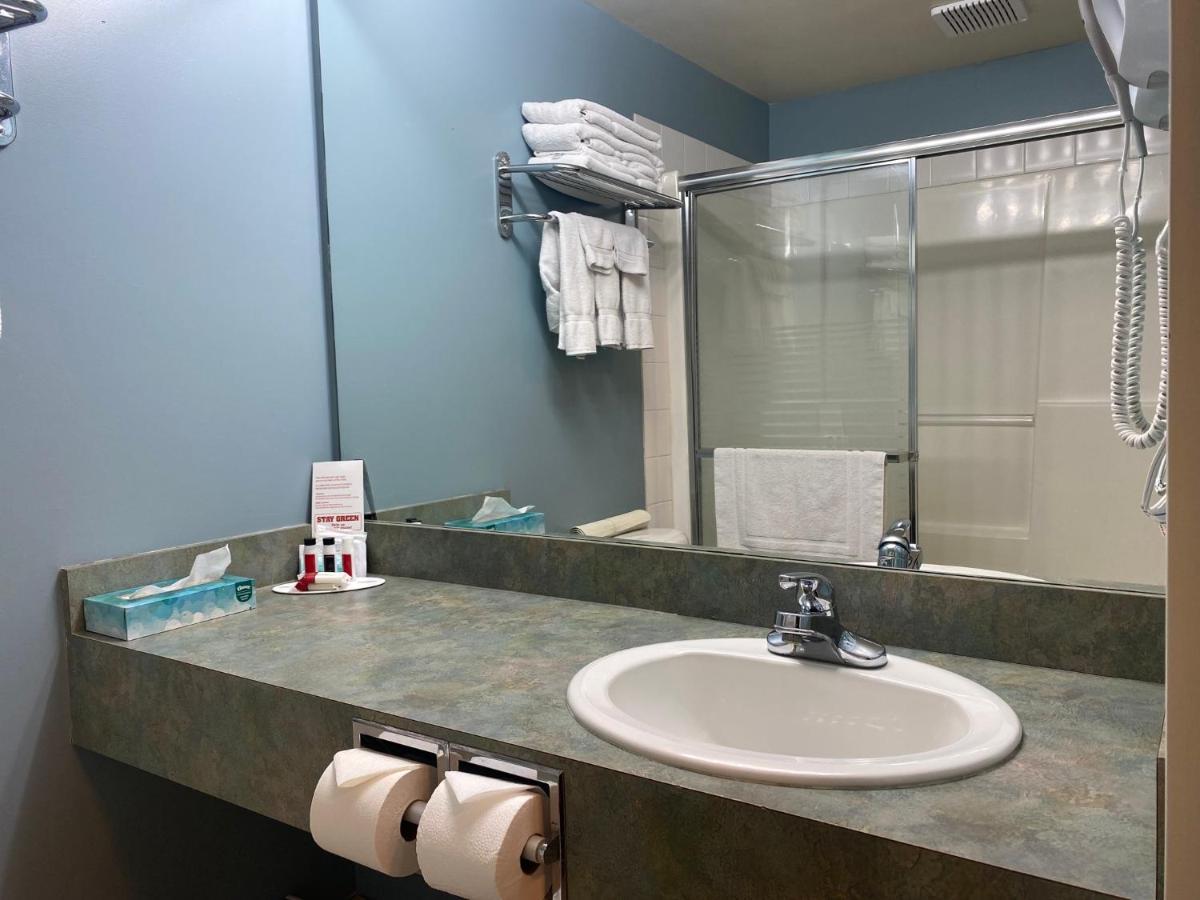 Super 8 By Wyndham Edmonton South Ξενοδοχείο Εξωτερικό φωτογραφία