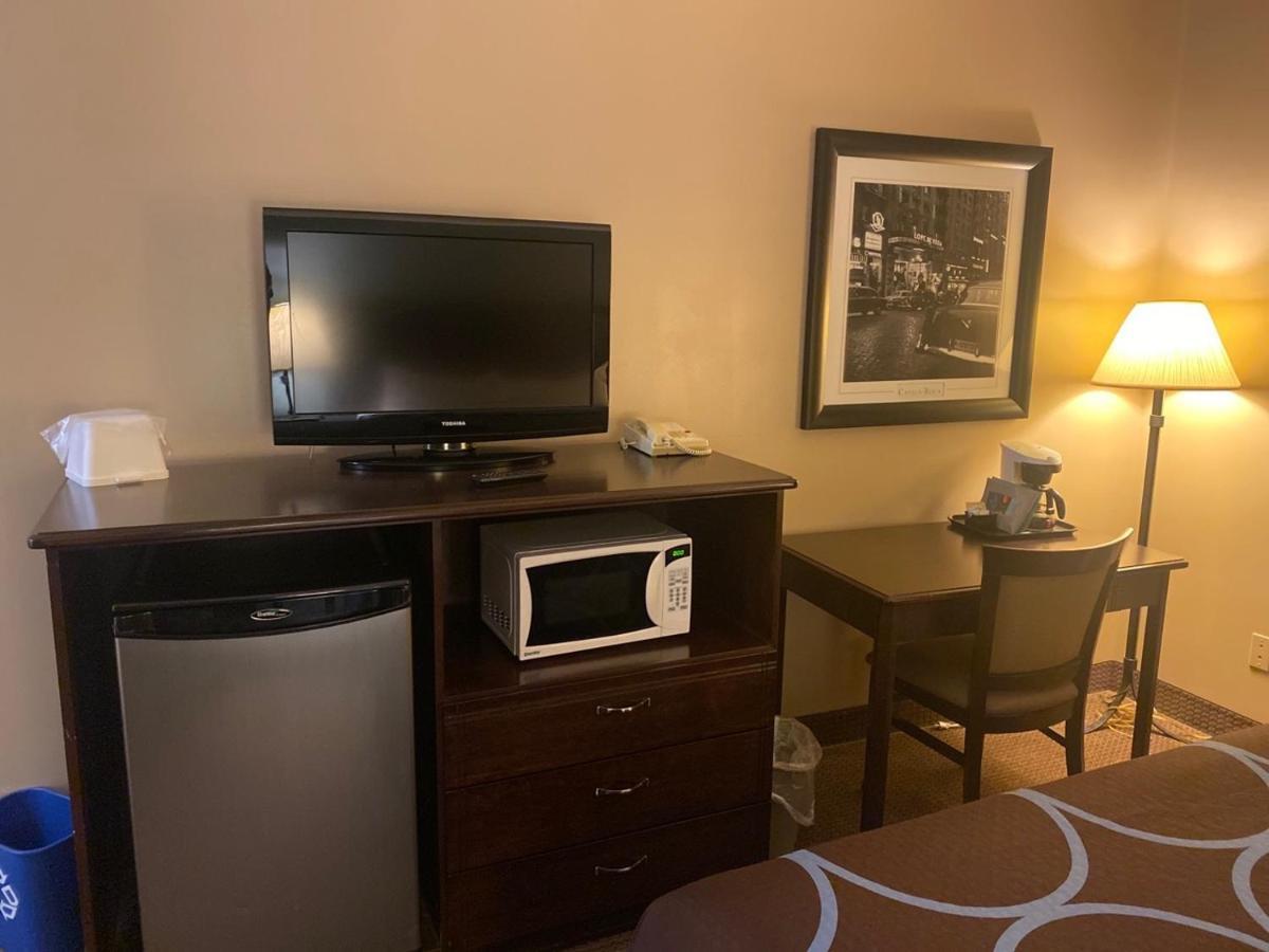 Super 8 By Wyndham Edmonton South Ξενοδοχείο Εξωτερικό φωτογραφία