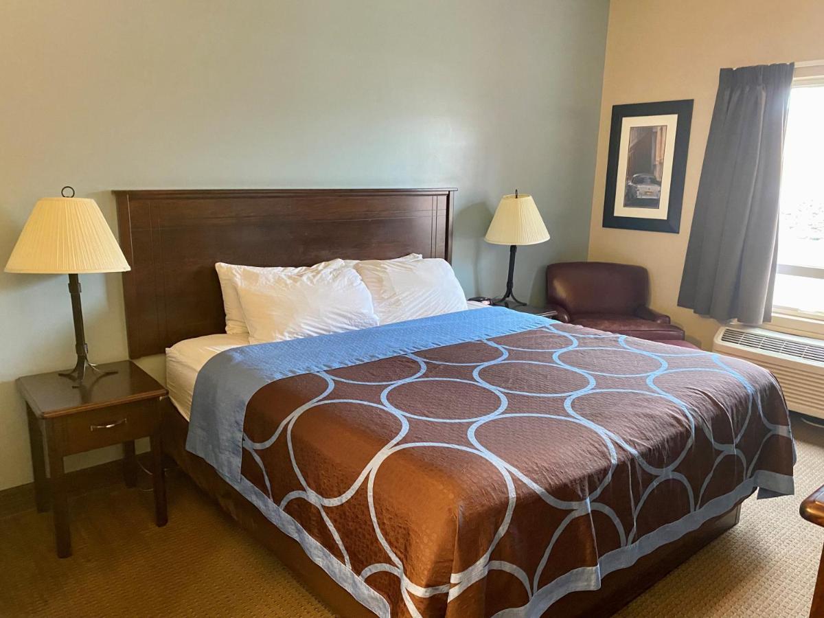 Super 8 By Wyndham Edmonton South Ξενοδοχείο Εξωτερικό φωτογραφία