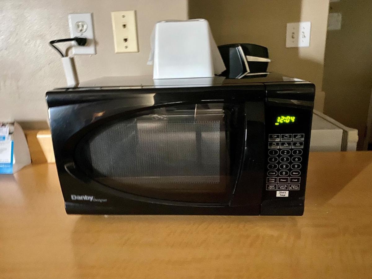 Super 8 By Wyndham Edmonton South Ξενοδοχείο Εξωτερικό φωτογραφία