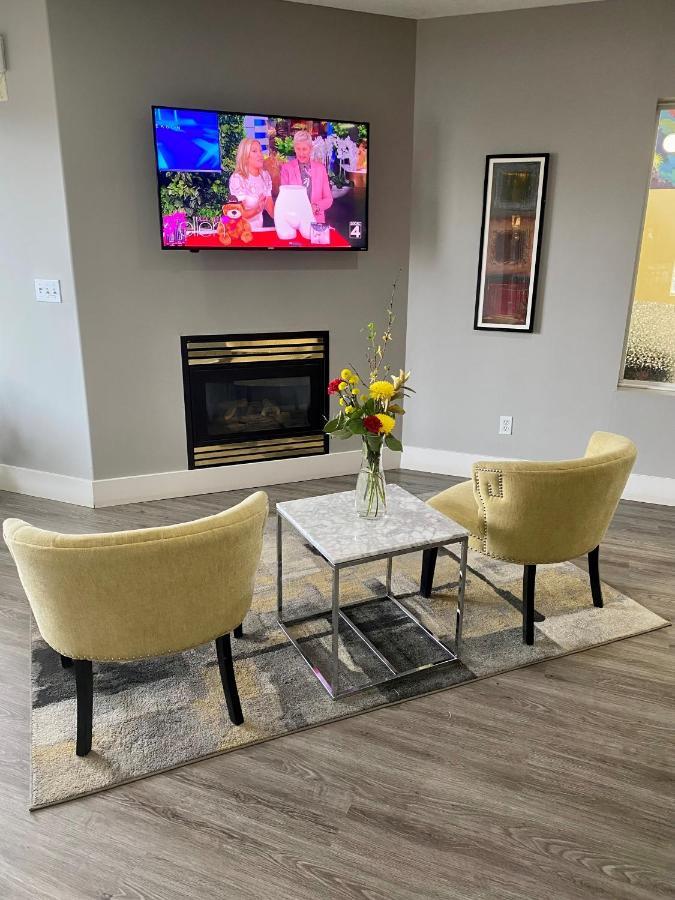 Super 8 By Wyndham Edmonton South Ξενοδοχείο Εξωτερικό φωτογραφία
