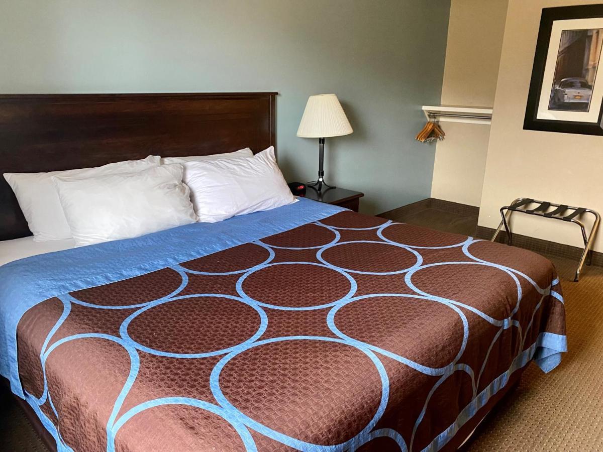 Super 8 By Wyndham Edmonton South Ξενοδοχείο Εξωτερικό φωτογραφία