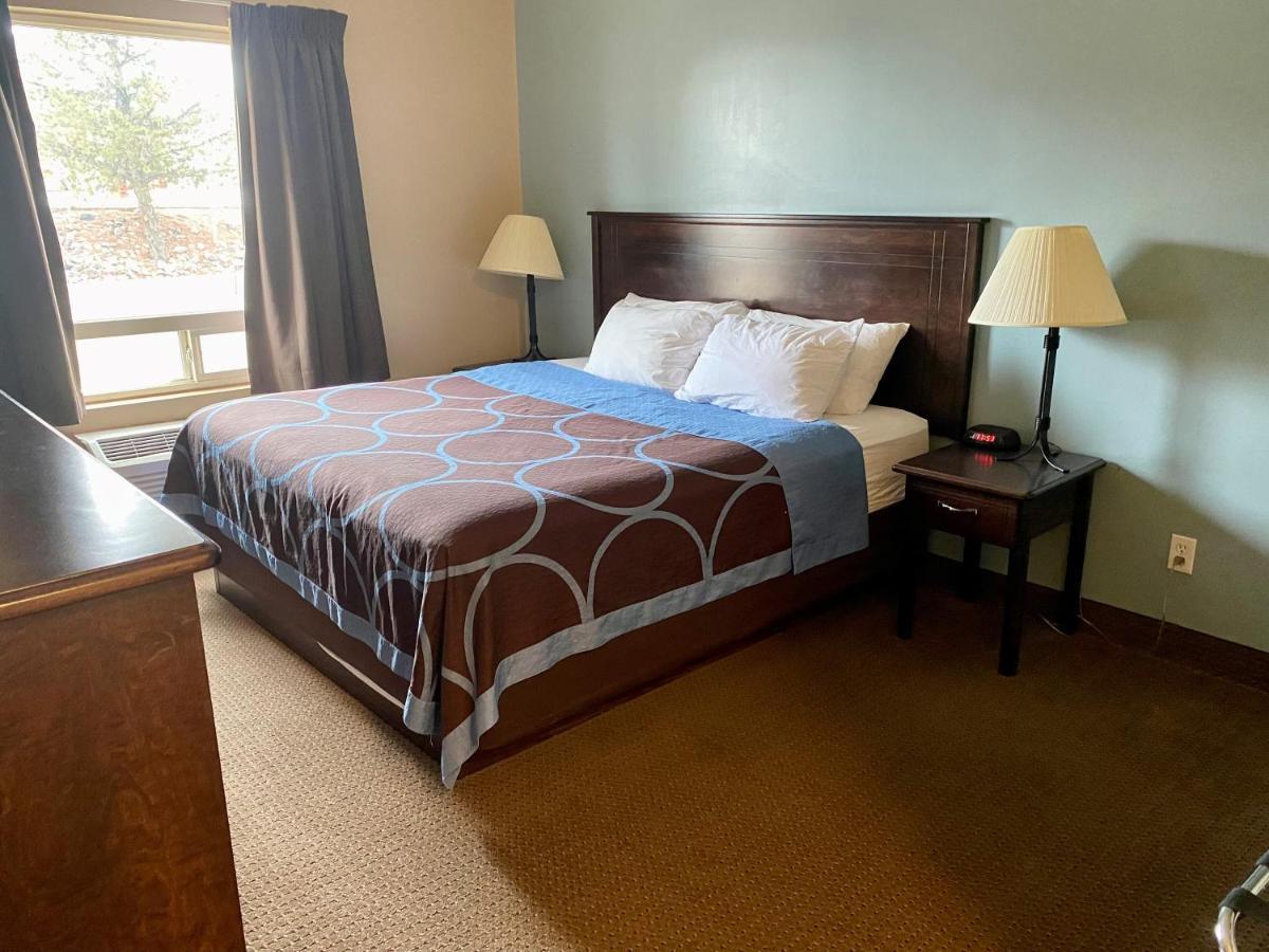 Super 8 By Wyndham Edmonton South Ξενοδοχείο Εξωτερικό φωτογραφία