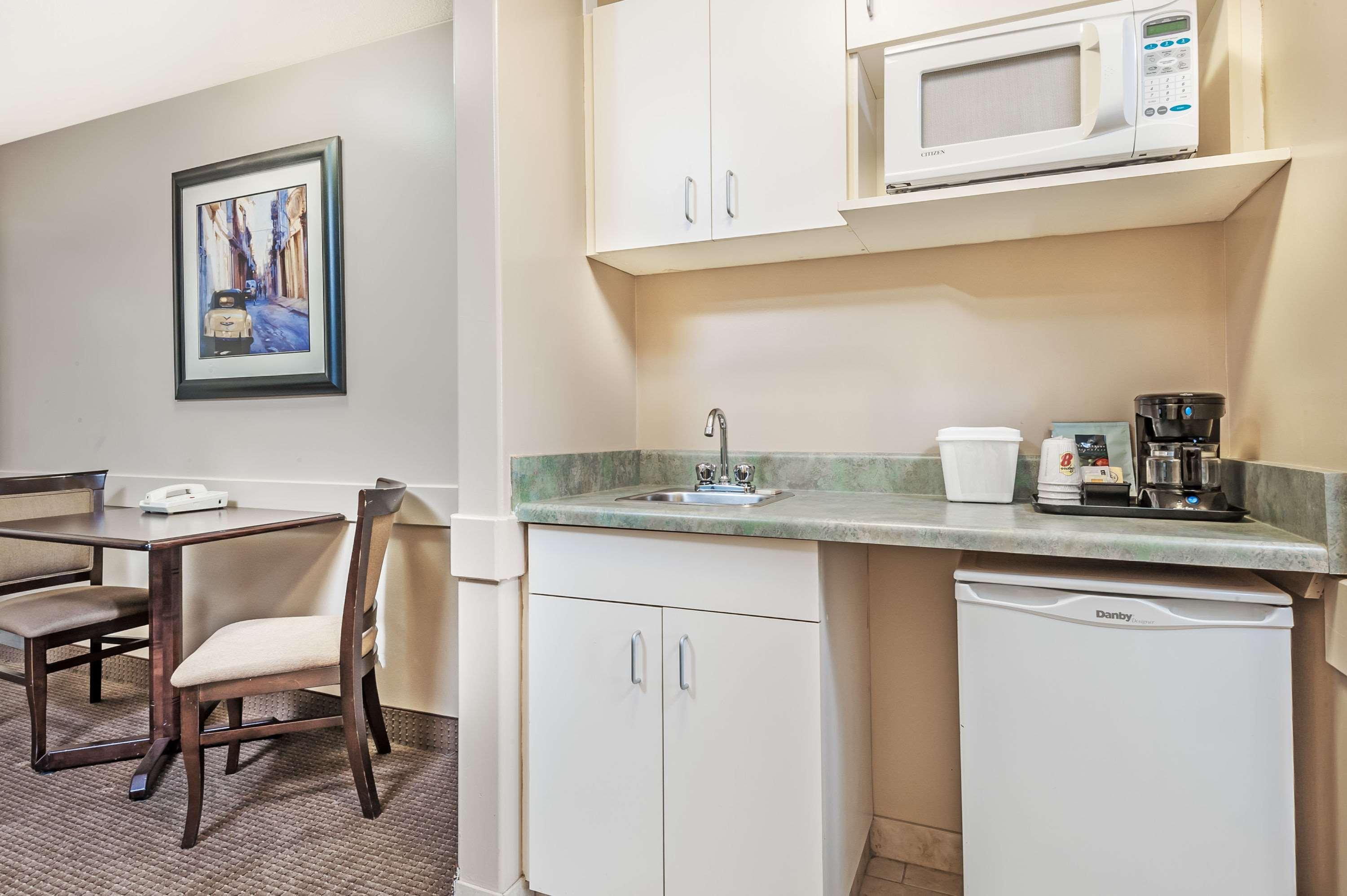 Super 8 By Wyndham Edmonton South Ξενοδοχείο Εξωτερικό φωτογραφία
